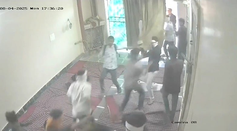 Caught On Cam: Group Of Masked Men Storm Into Coaching Centre; Tharsh Teacher With Sticks, Rods In MP's Tikamgarh | FP Photo