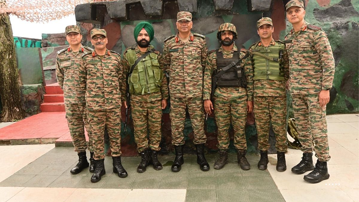 Jammu & Kashmir: White Knight Corps GOC Reviews Security In Poonch, Stresses Operational Dominance On LoC