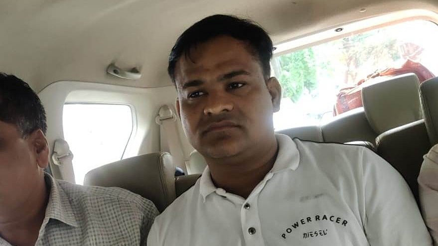 Indore: Lokayukta Nabs West Discom Junior Engineer Accepting Bribe