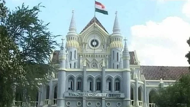 Madhya Pradesh High Court Permits Online Application For Over-Aged Candidates | Representative Image