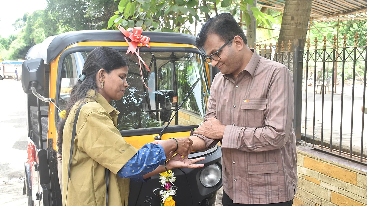 Mumbai Celebrates Rakshabandhan With Auto Driver, Slum Children And Women From Marginalised...