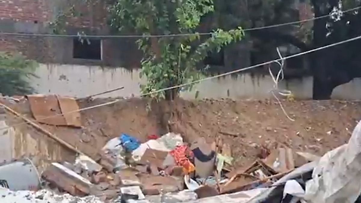 Delhi Rains Tragedy: 7 Killed, Including 2 Young Girls, As Wall Collapses Amid Heavy Rain In Jaitpur; Video |