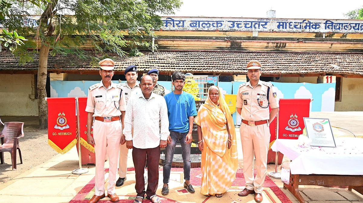 Madhya Pradesh: CRPF Honours Martyr Lance Naik Meghraj Saini's Sacrifice In Neemuch
