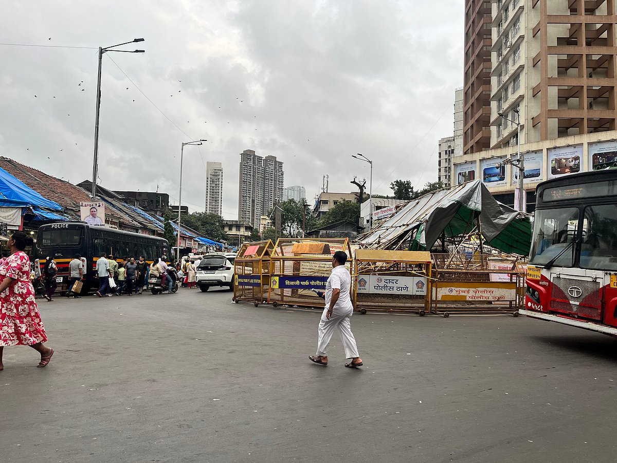 Riot Control Police deployed At Dadar Kabutar Khana
