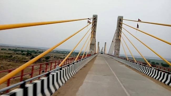 Ballia Bridge Controversy Intensifies As BSP MLA Umeshankar Singh Demands Probe Into Katthal Nala Bridge Opening