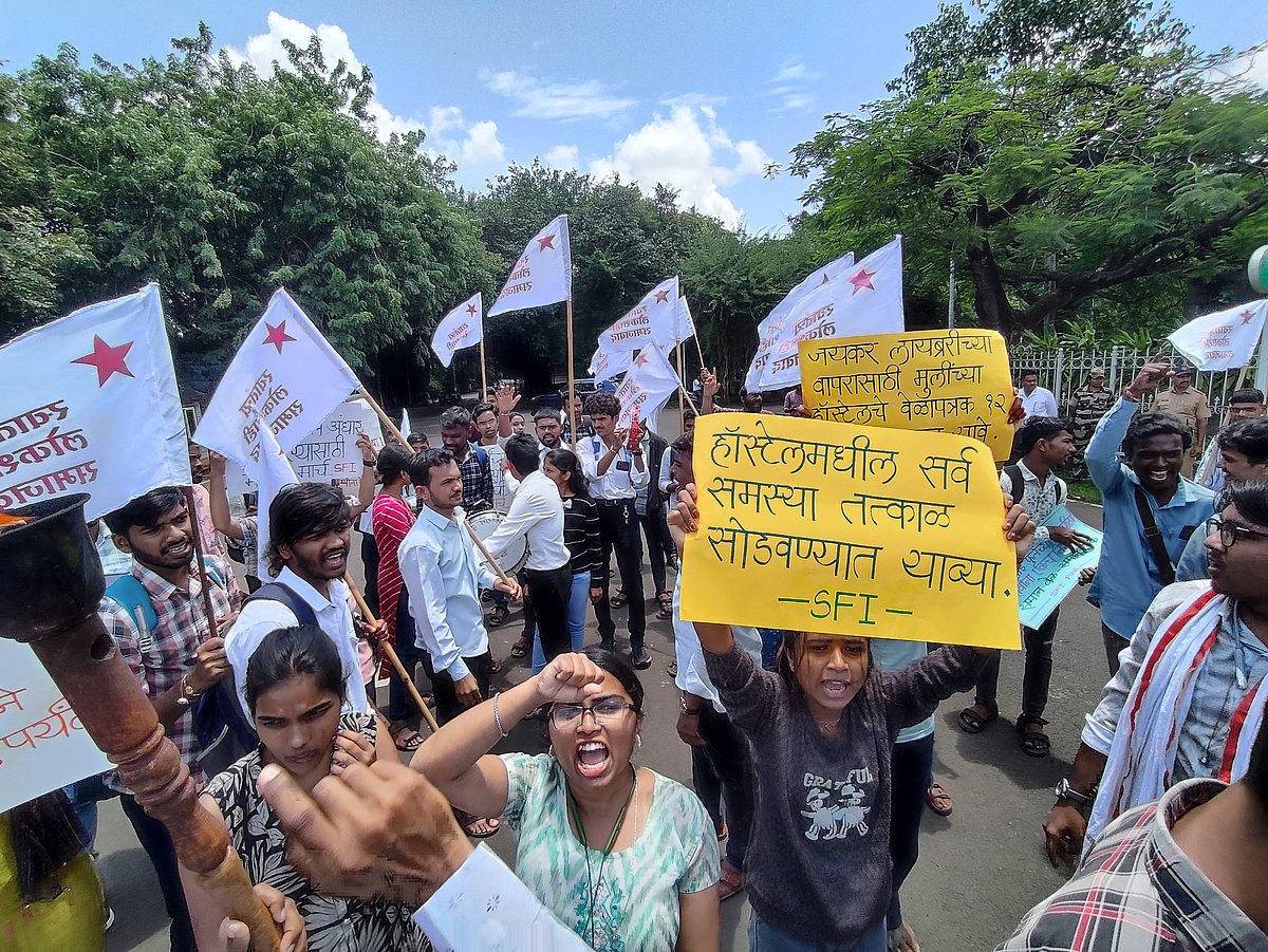 VIDEO: Pune University Students Stage Demonstration Over Hostel, Food Quality Concerns