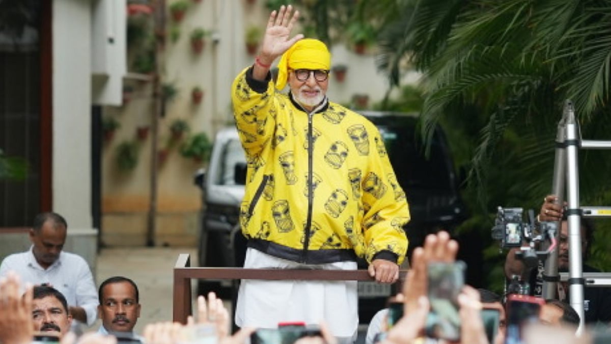 Amitabh Bachchan Feels His Fans Outside Jalsa Were 'Bit Subdued' This Sunday: 'Could Be Delay In The Time...'