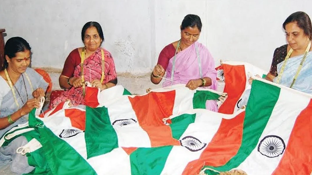 Uttar Pradesh News: Women’s Self-Help Group Near Lucknow Produces 3.48 Lakh Flags For ‘Har Ghar Tiranga’ 