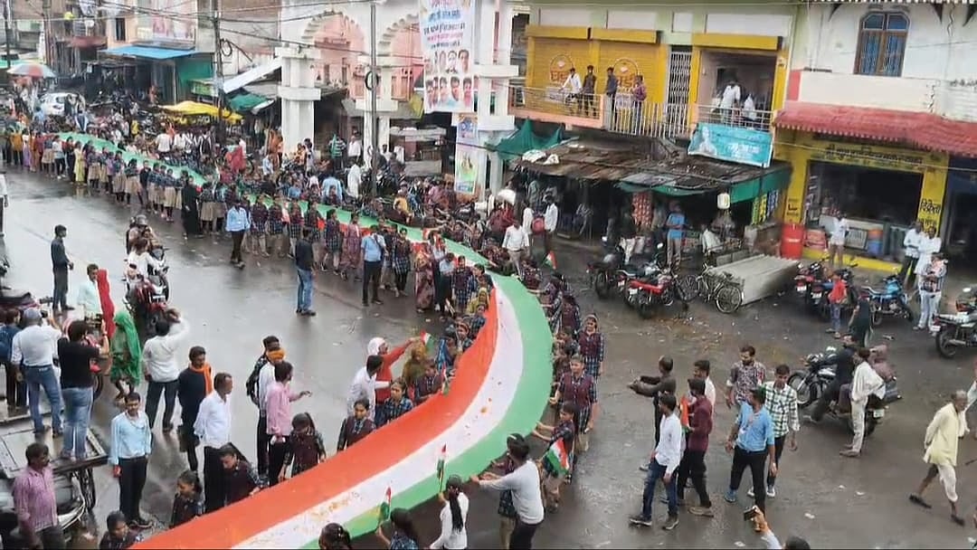 Chhatarpur Takes Out Grand Yatra With 551-Foot Long Tiranga