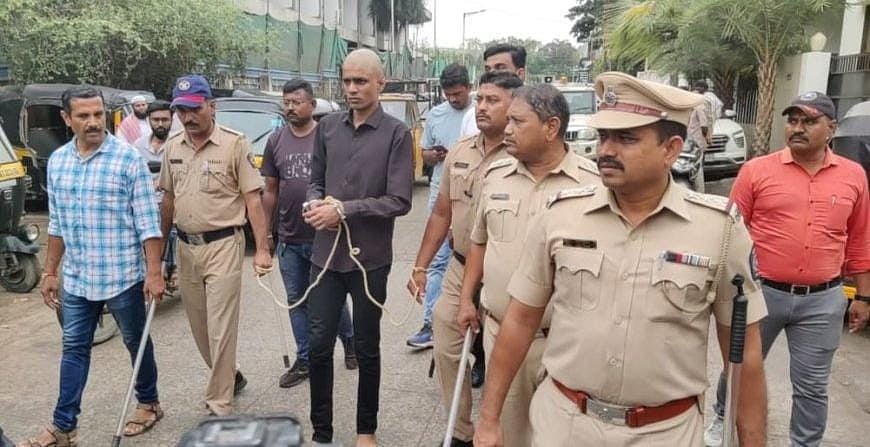 Notorious Goon Syed Faizal Alias Teja Paraded In Chhatrapati Sambhajinagar (Video)