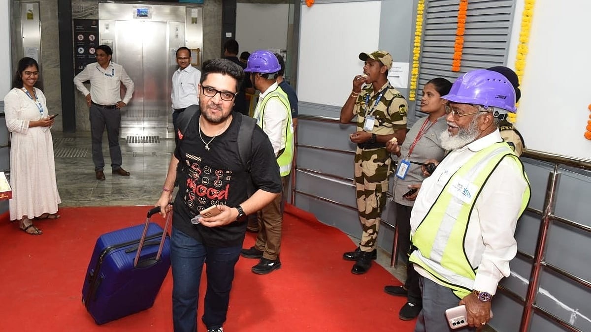 Attention Commuters! MMRDA Opens 100-Metre FOB Connecting Mumbai Metro Line 3 To CSMIA Terminal