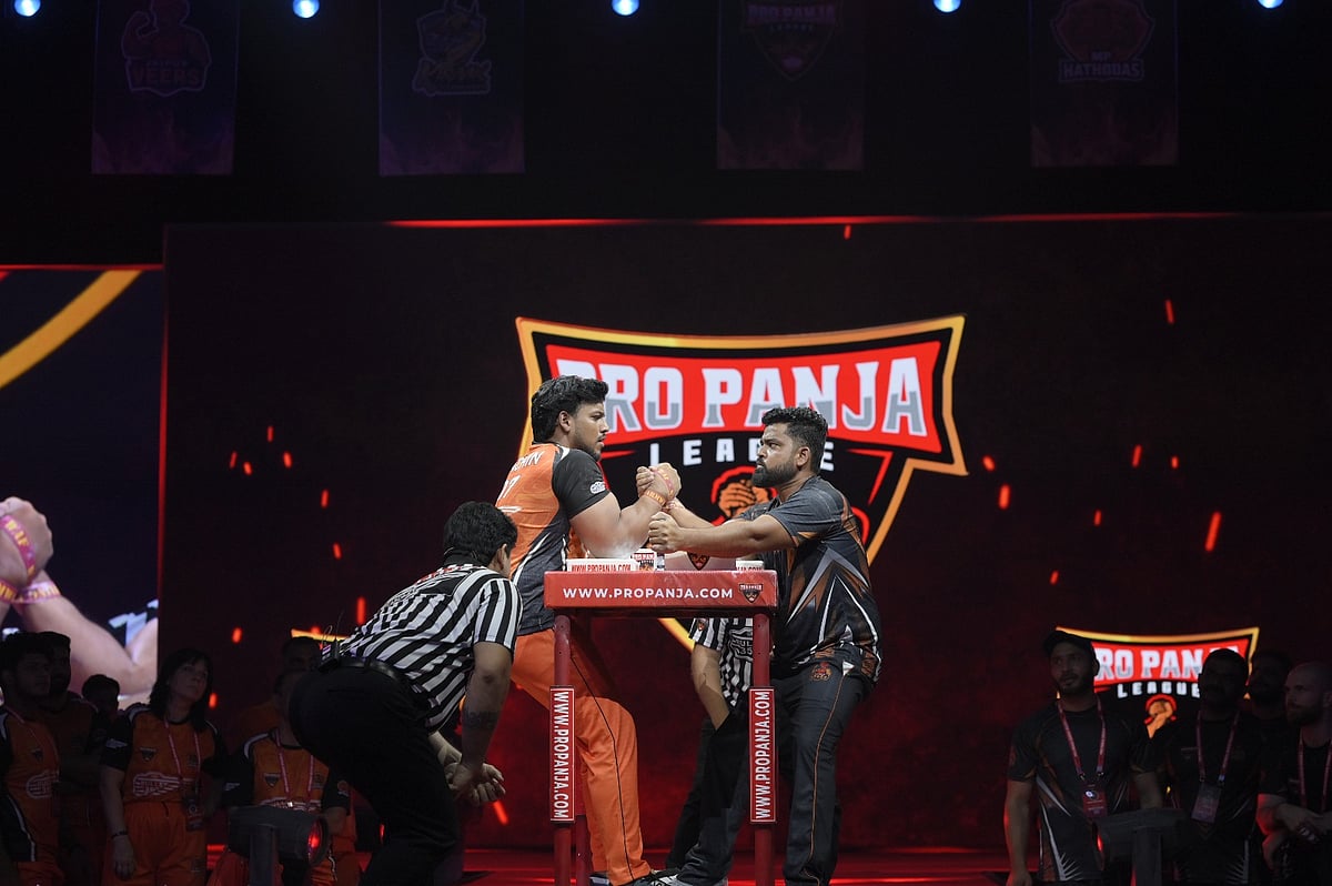 Pro Panja League Season 2: MP Hathodas' Sachin Goyal's Parents Pass Blessings On The Stage After Record Pin Of 0.10s On Day 13