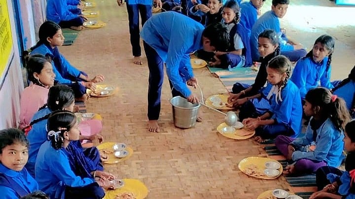 Madhya Pradesh Mid-Day Meal Groups Face Financial Crisis