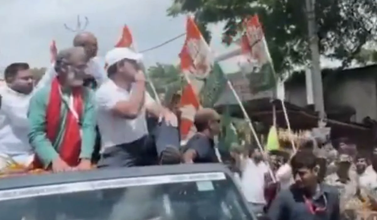 Rahul Gandhi Gives Flying Kiss To BJP Workers | X/@news24tvchannel
