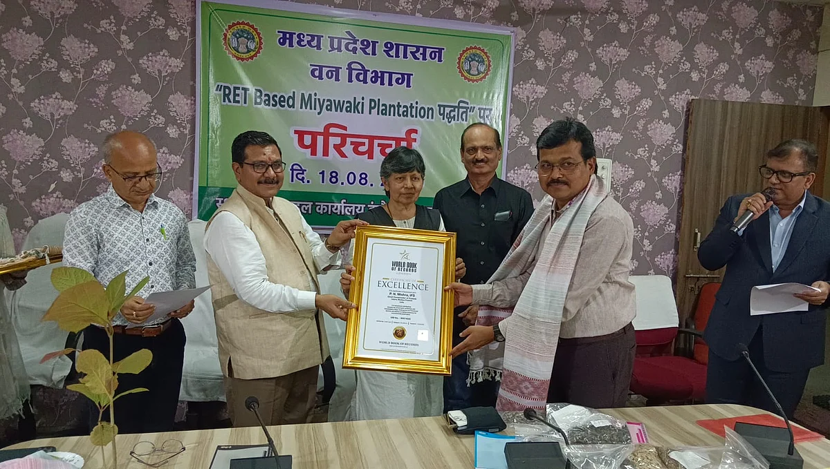 World Book of Records honours Indore’s forest drive | FP Photo