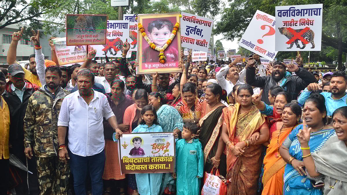 Protesters demand Chief Conservator of Forests G. Mallikarjun to capture the leopard within a week