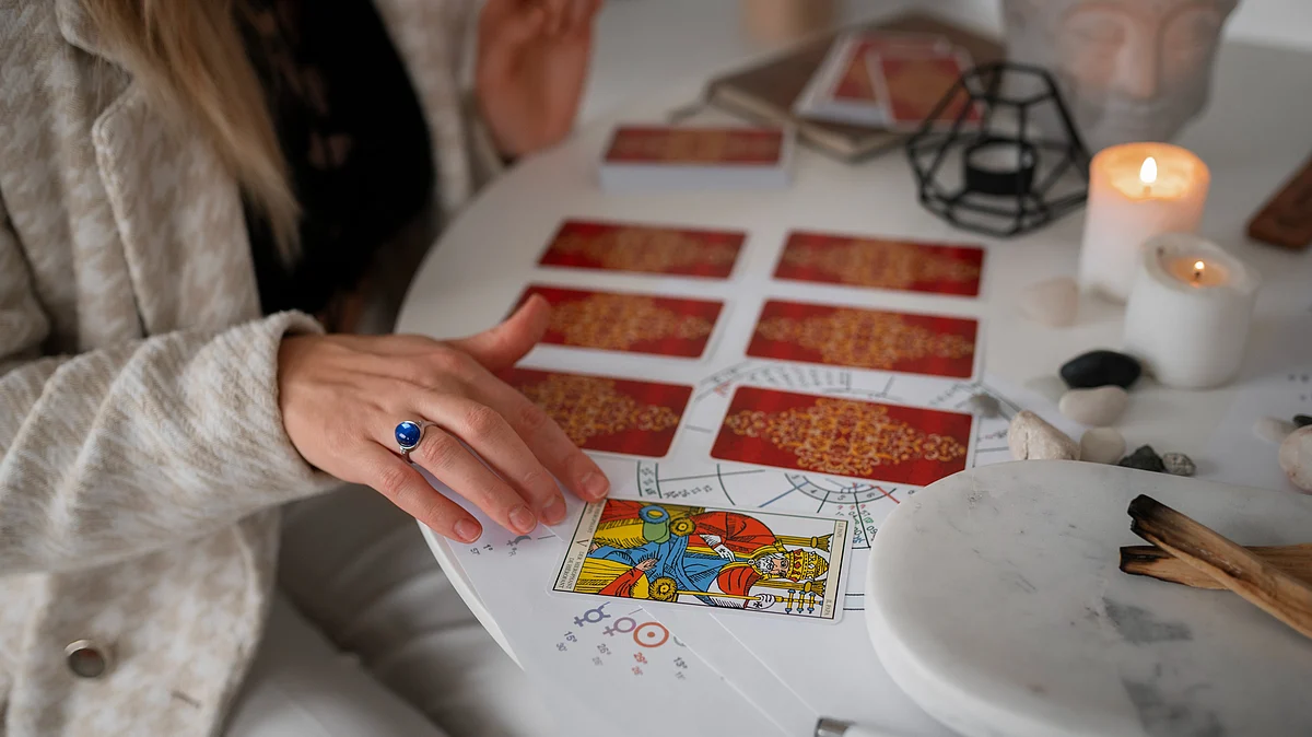 Tarot Card Readings: Here’s What The Cards Suggest From Aug 23 To Sept 5 For All Zodiac Signs
