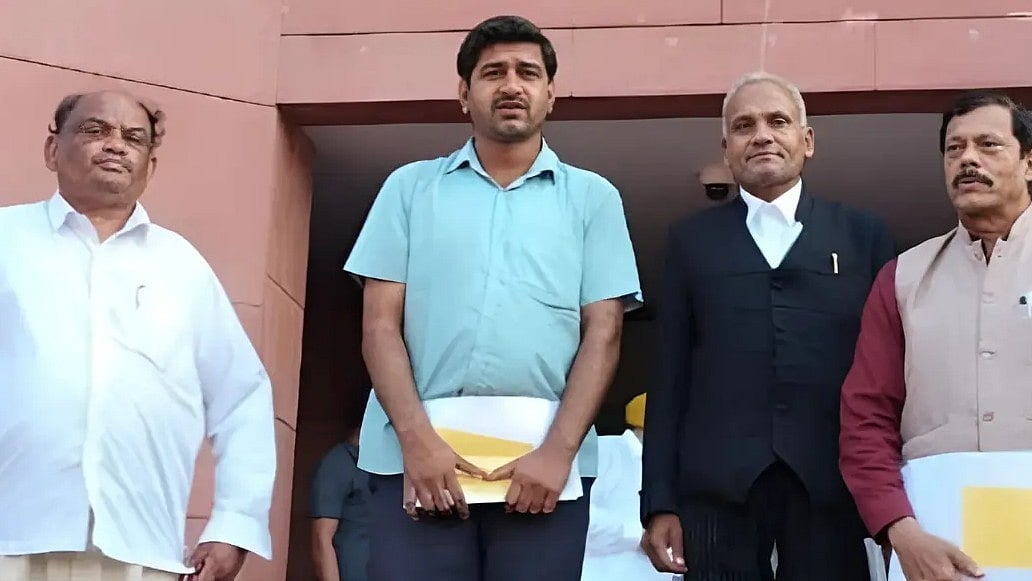 Who Is Umesh Mhetre? Pune Man Claims To Have Filed Nomination For Vice Presidential Elections (VIDEO)