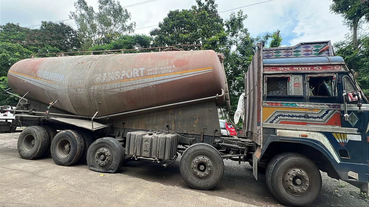 Indore: ₹85 Lakh Liquor Found In Cement Bulker