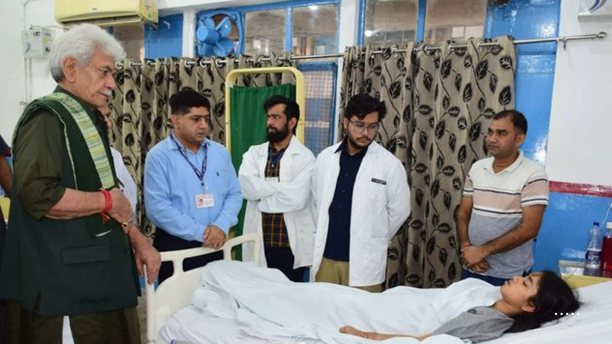 J&K: LG Manoj Sinha Visits GMC Jammu, Assures Relief And Rehabilitation For Kishtwar cloudburst Victims