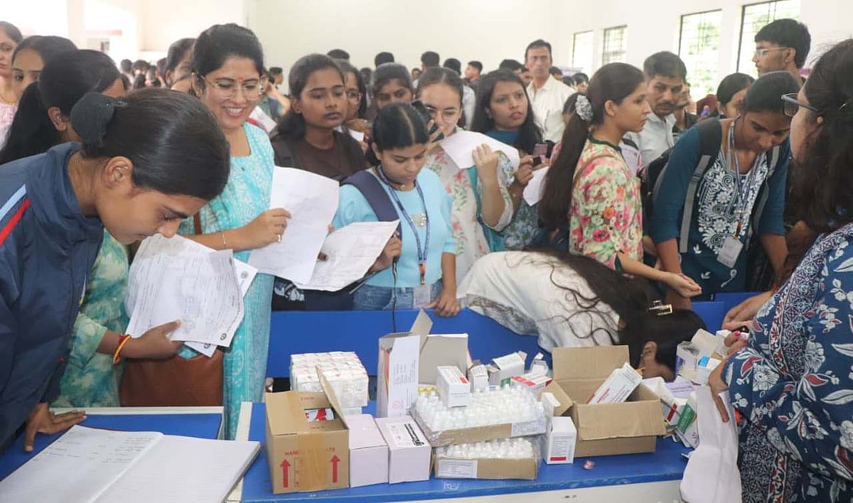 Over 6k Check-Ups On Day 1 Of Health Camp At Holkar College In Indore 
