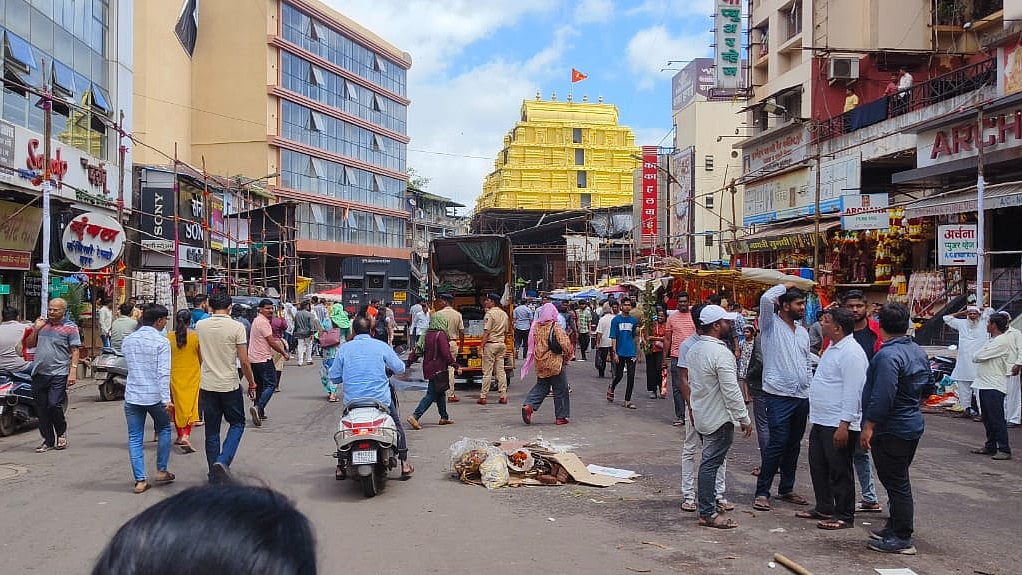 Ganeshotsav In Pune: PMC, Police Join Hands To Clear Roads Of Hawkers & Encroachments (PHOTOS)