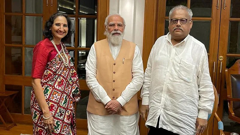 'Insider Trading': Mahua Moitra Slams SEBI After Rakesh Jhunjhunwala’s Wife Sells Entire 7% Stake...