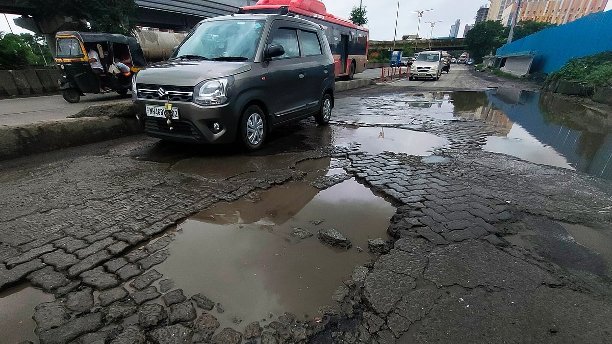 Ulwe–Belapur Road Riddled With Potholes, Commuters Fear For Safety Ahead Of Navi Mumbai Airport Opening