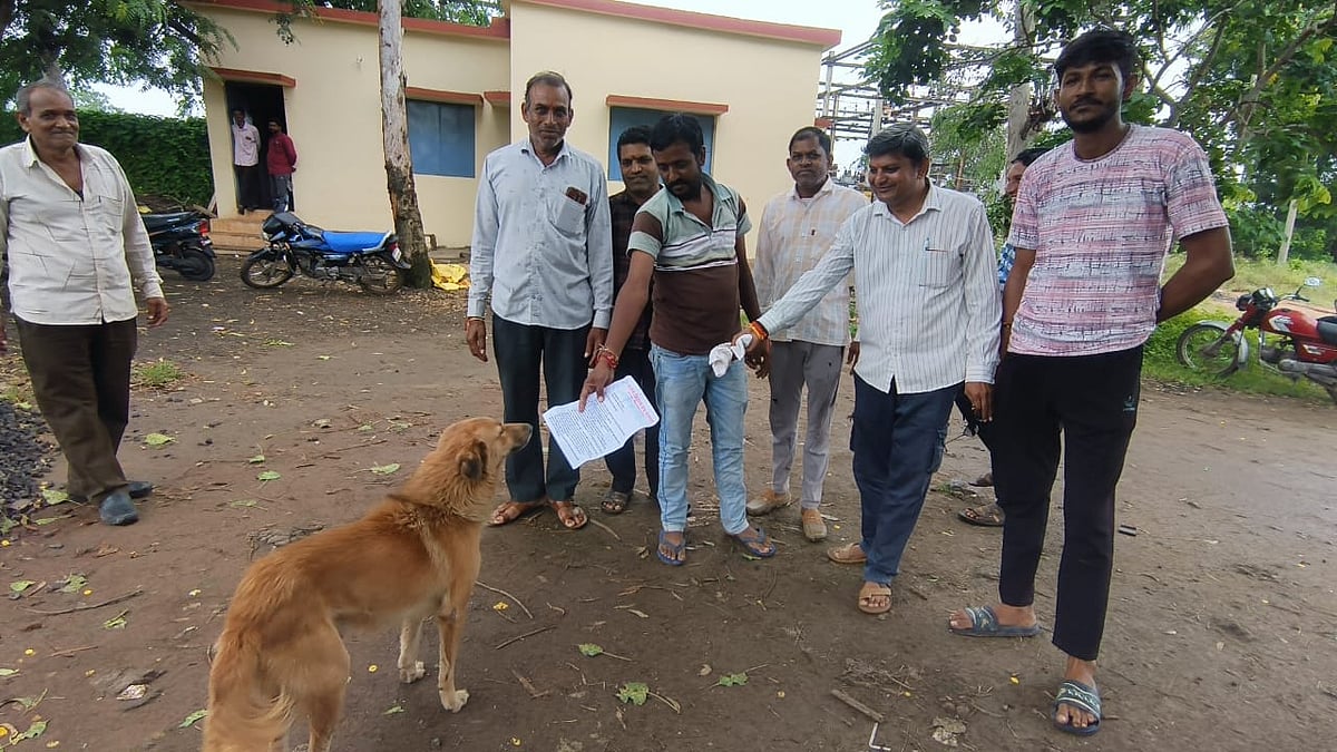 Bizzare! Farmers Give Memorandum To Dog As Officials Fail To Turn Up In MP's Dhar