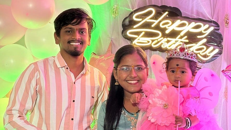 Omkar and Arohi Jovil were celebrating their daughter Uttkarsha’s first birthday. |