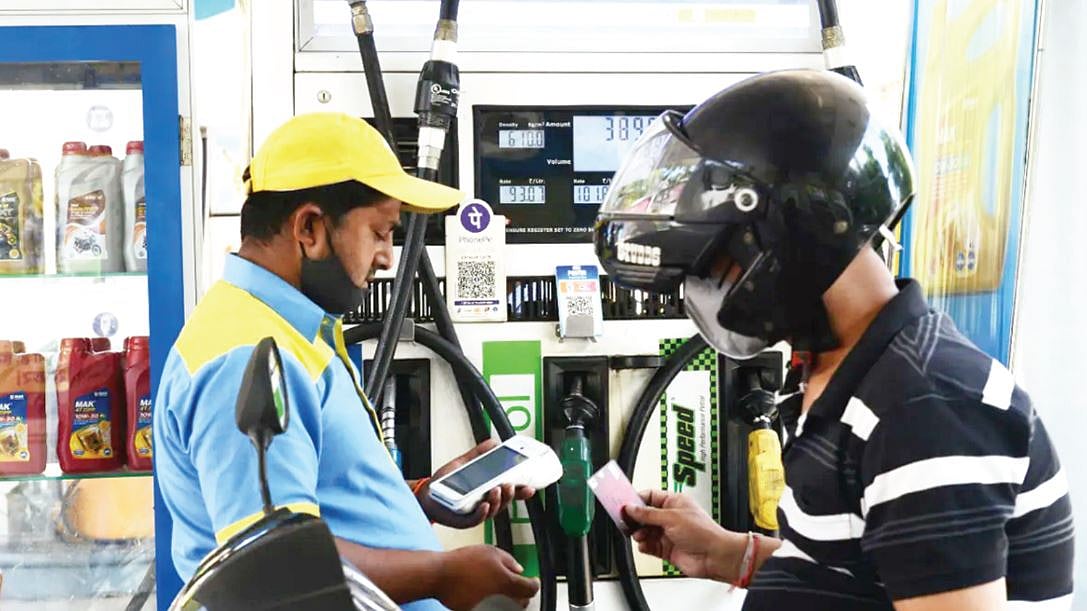 UP Govt To Run ‘No Helmet, No Fuel’ Special Campaign From September 1 