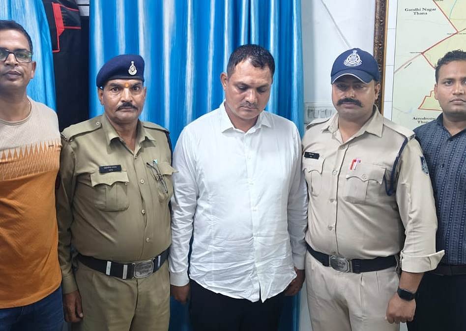 Indore: Congress Corporator Anwar Qadri Stayed In Nepal With Second Wife While On The Run