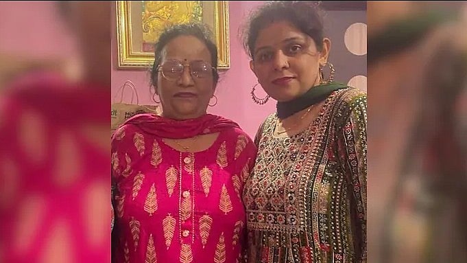 Delhi Man Kills Wife & Mother-In-Law After Dispute Over Birthday Gifts, Arrested With Murder Weapon | X/@crimenews_24