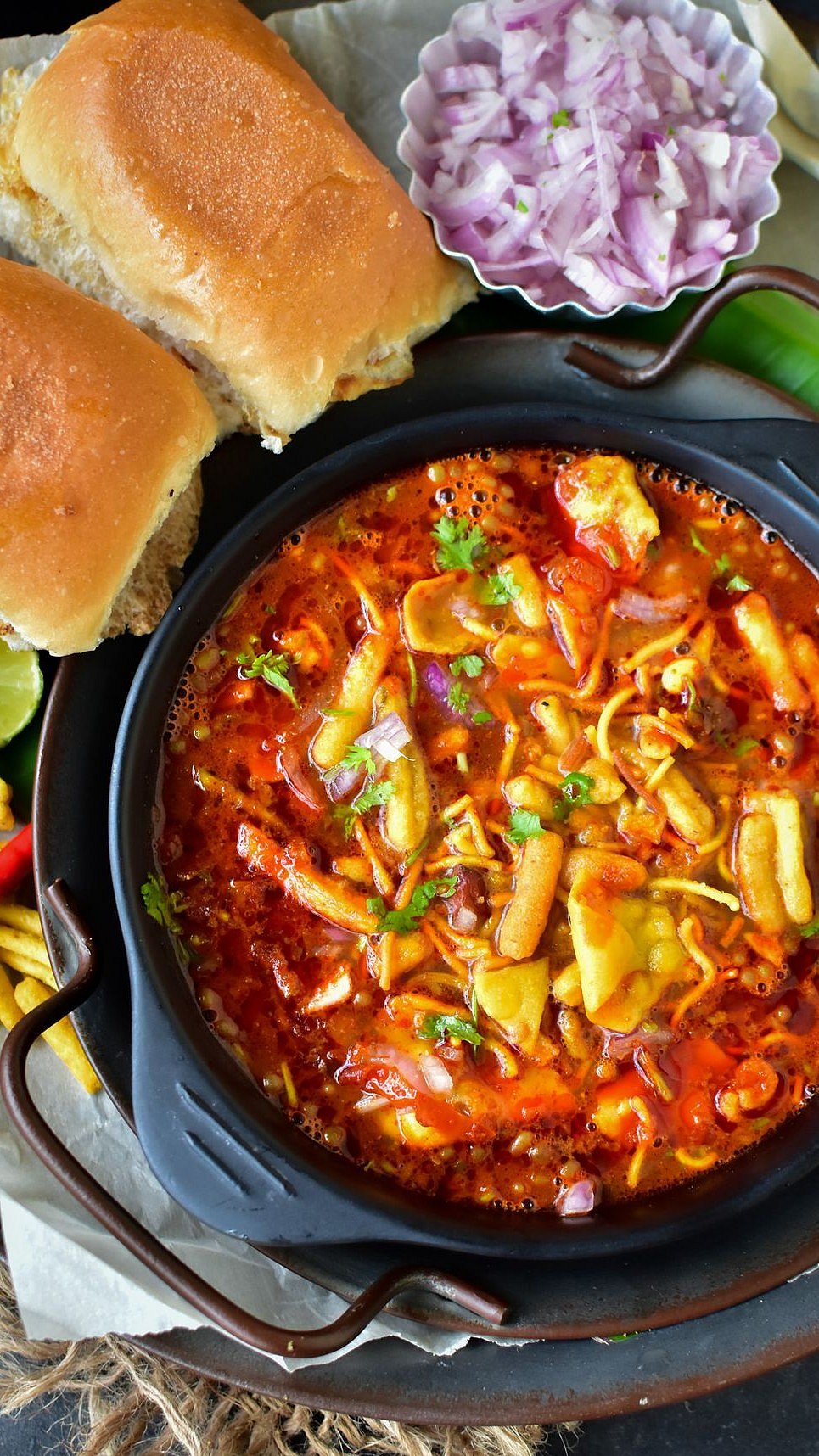 Mumbai Guide: Craving For Zan-Zanit Misal Pav? Check Out BEST Spots In City