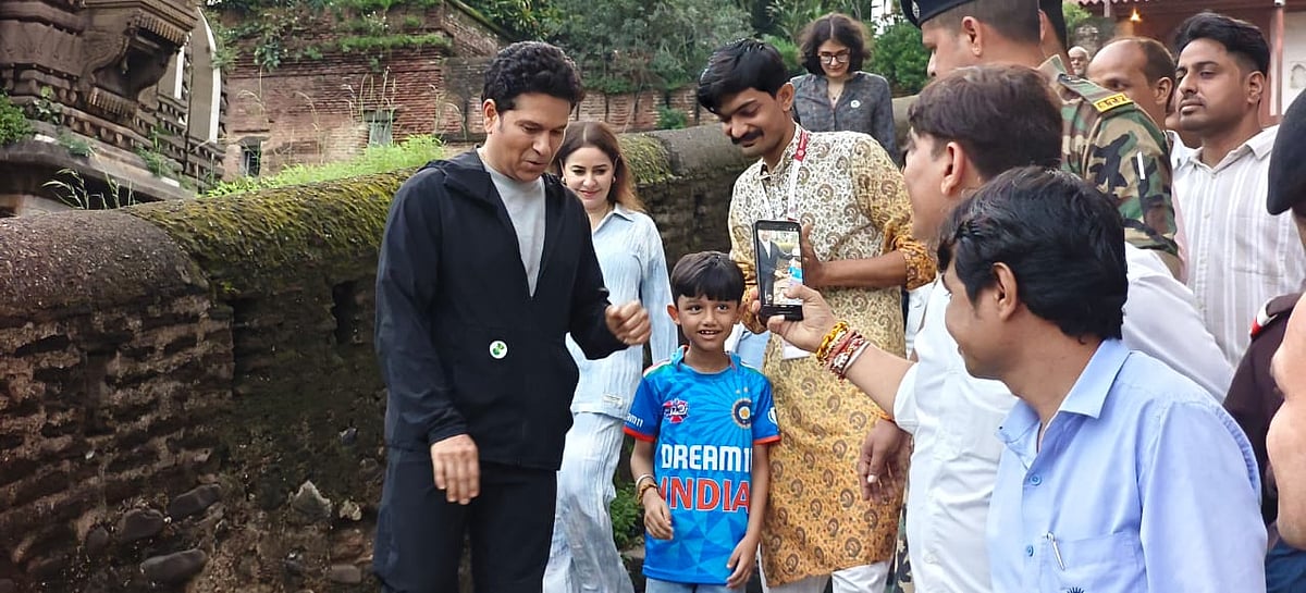 Sachin Tendulkar On Two-Day Visit To MP's Maheshwar |