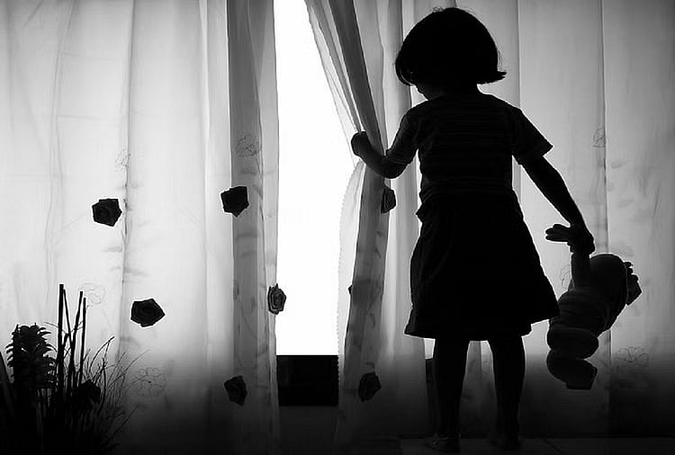 5-Year-Old Girl Raped By Neighbour After Being Lured With Chocolates In MP's Chhatarpur