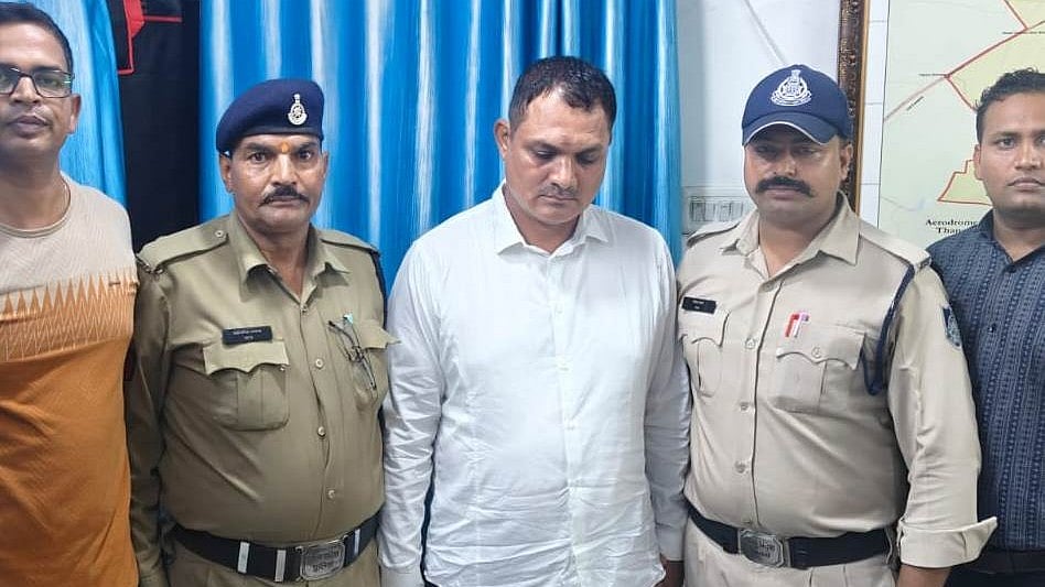 Now Anwar Qadri Booked For Keeping Gun Using Forged License