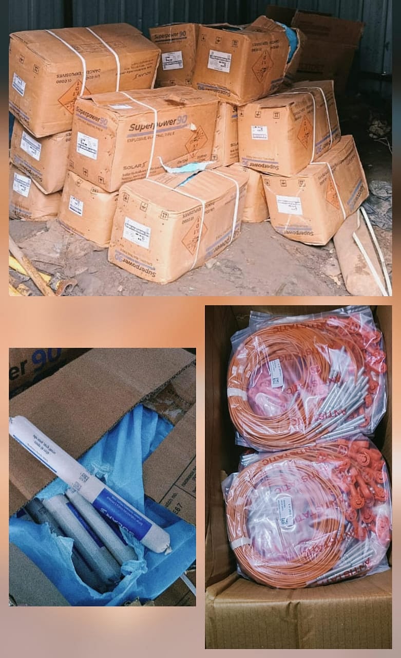 Police have seized a large stock of gelatin in Sarul Shivara under the limits of Wadivarhe police station