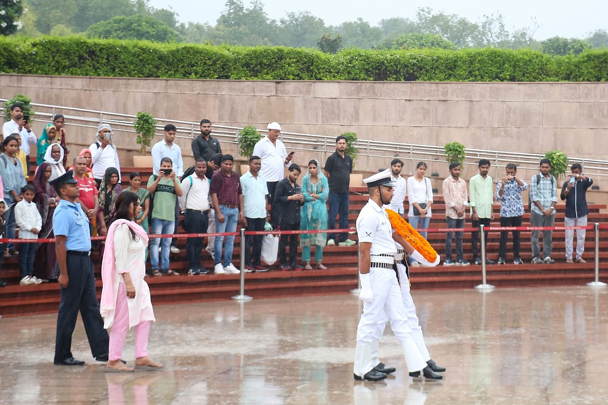 Displaying exemplary calm and professionalism, Shantanu fought to steer the aircraft to safety.