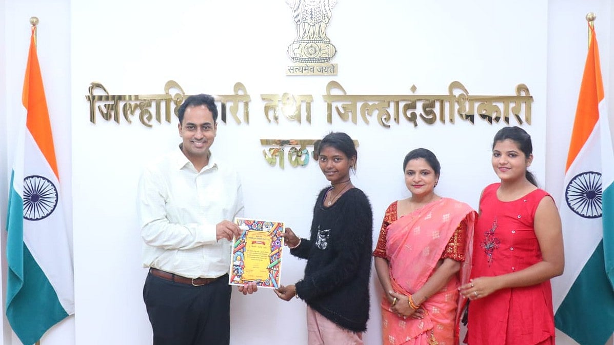 Jalgaon's Sai Ichcha Foundation, an organisation, is working for the children who collect garbage.