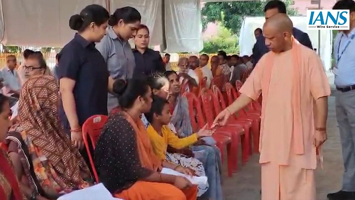Uttar Pradesh CM Yogi Adityanath Interacts With 250 Citizens At Janata Darshan, Issues Directives For Swift Grievance Redressal