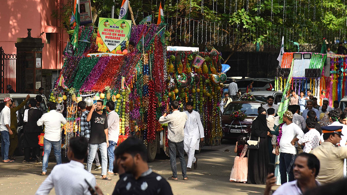 Mumbai Witnesses Peaceful Eid-E-Milad Processions Amid Festive Spirit