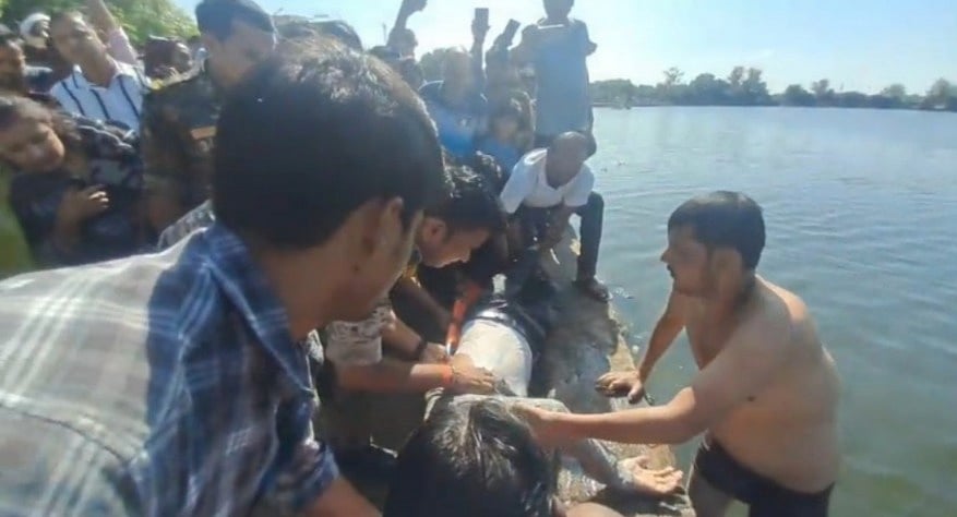 Teacher Slips Into Pond While Feeding Fish In MP's Bhind, Dies