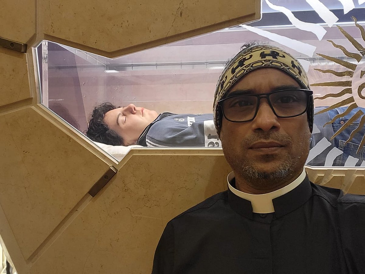Deacon Ivan Fernandes at the St Carlo Acutis' tomb