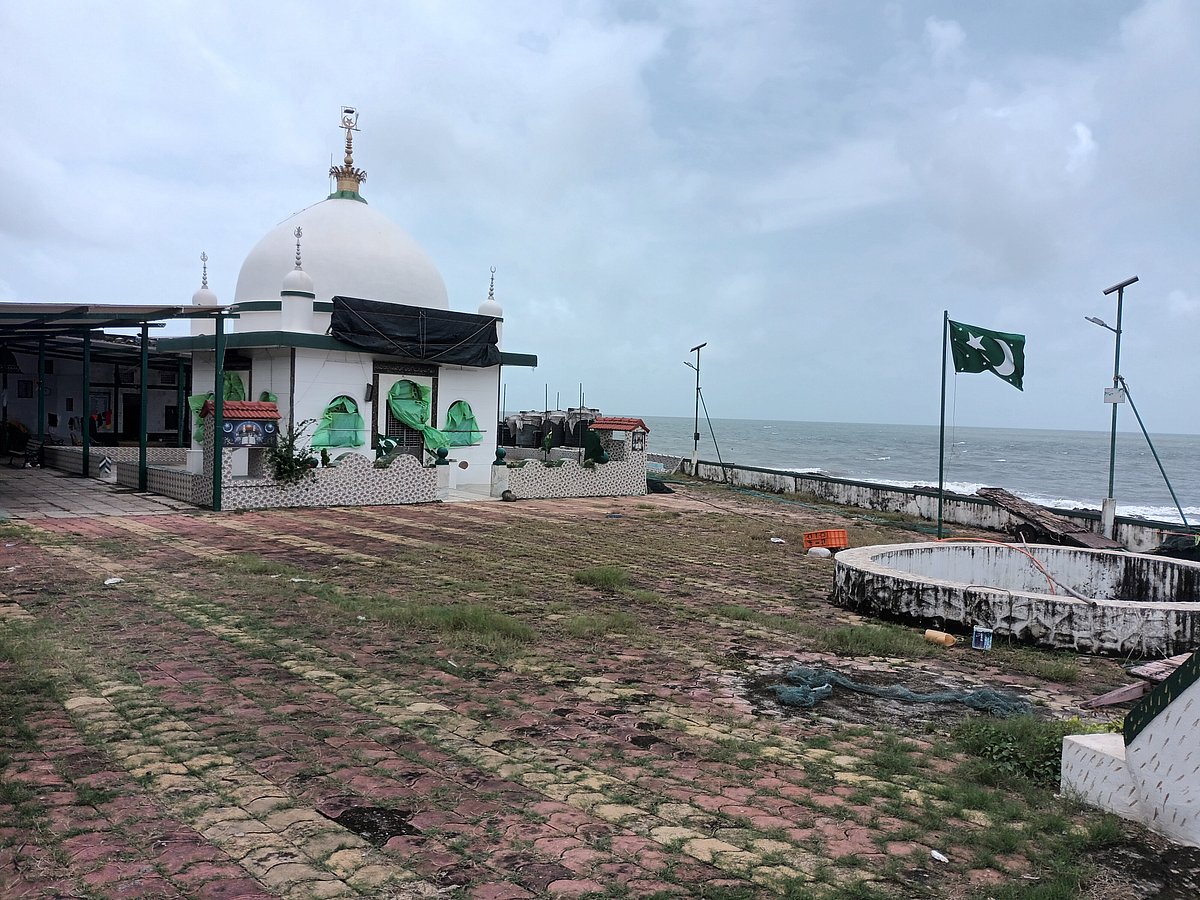Mosque on Ambu Island