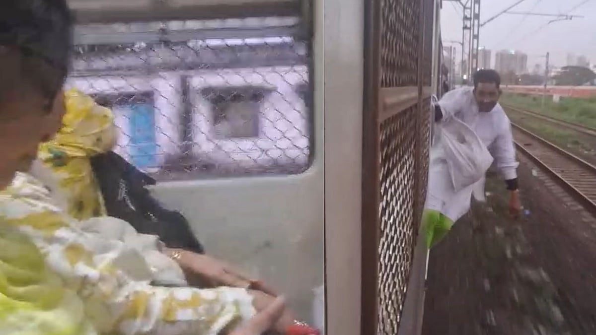 Mumbai: Man Seen Dangling Outside Ladies Coach, Abuses Passengers In Virar–Dadar Local; Helpline...