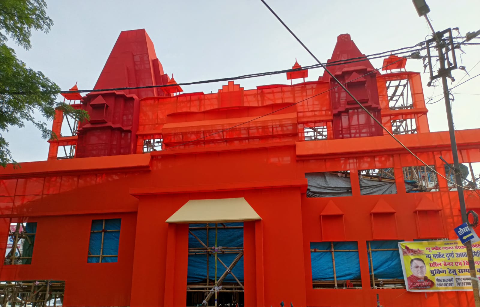 A replica of Krishna Janmabhommi of  Mathura is being made at Roshanpura Square , New Market in the city.