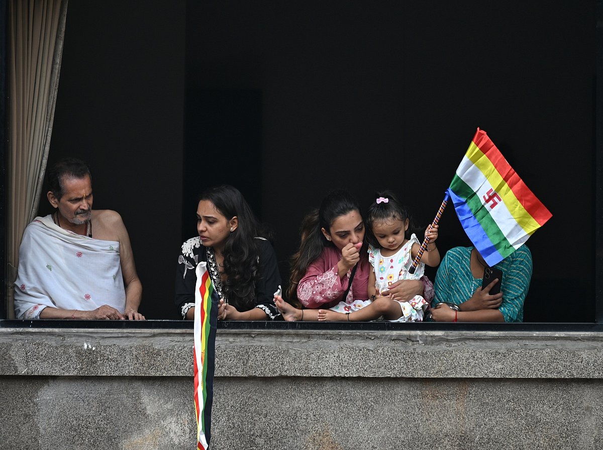Thousands join historic Samuhik Rath Yatra by Shri Mumbai Jain Sangh Sangathan at Prarthana Samaj, Mumbai