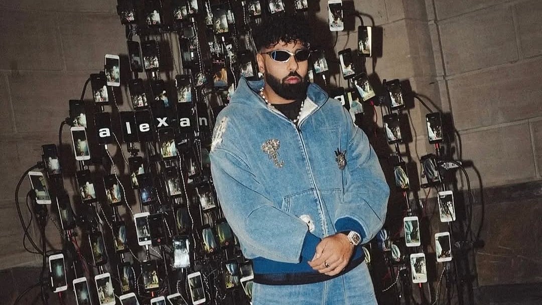 Badshah Brings Desi Swag As First Indian Rapper At New York Fashion Week, Rocks Edgy Denim Look