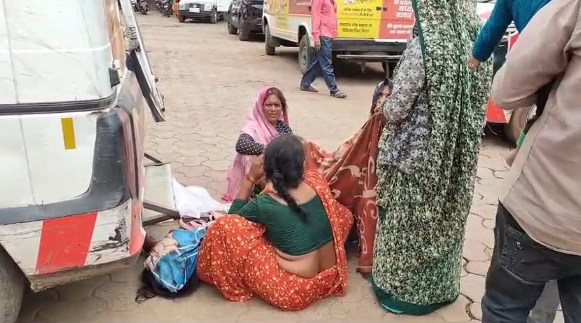 Woman Gives Birth Outside Hospital After Admission Denial